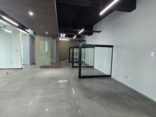 Venta o Alquiler de Oficina en Europlaza zona 14 - Image 22