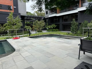 EDIFICIO FERRE DIEZ  ZONA 10 RENTA NUEVO APARTAMENTO AMUEBLADO  - 2