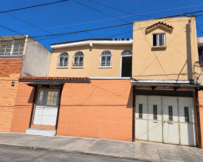CASA EN VENTA EN ZONA 7, TIKAL 1
