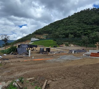 VENTA DE 2 TERRENOS EN PASEO ANTIGUA, ANTIGUA GUATEMALA EN PROCESO DE CONSTRUCCIÓN.