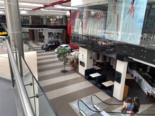 Local en Venta para Inversion Design Center zona 10 - 3