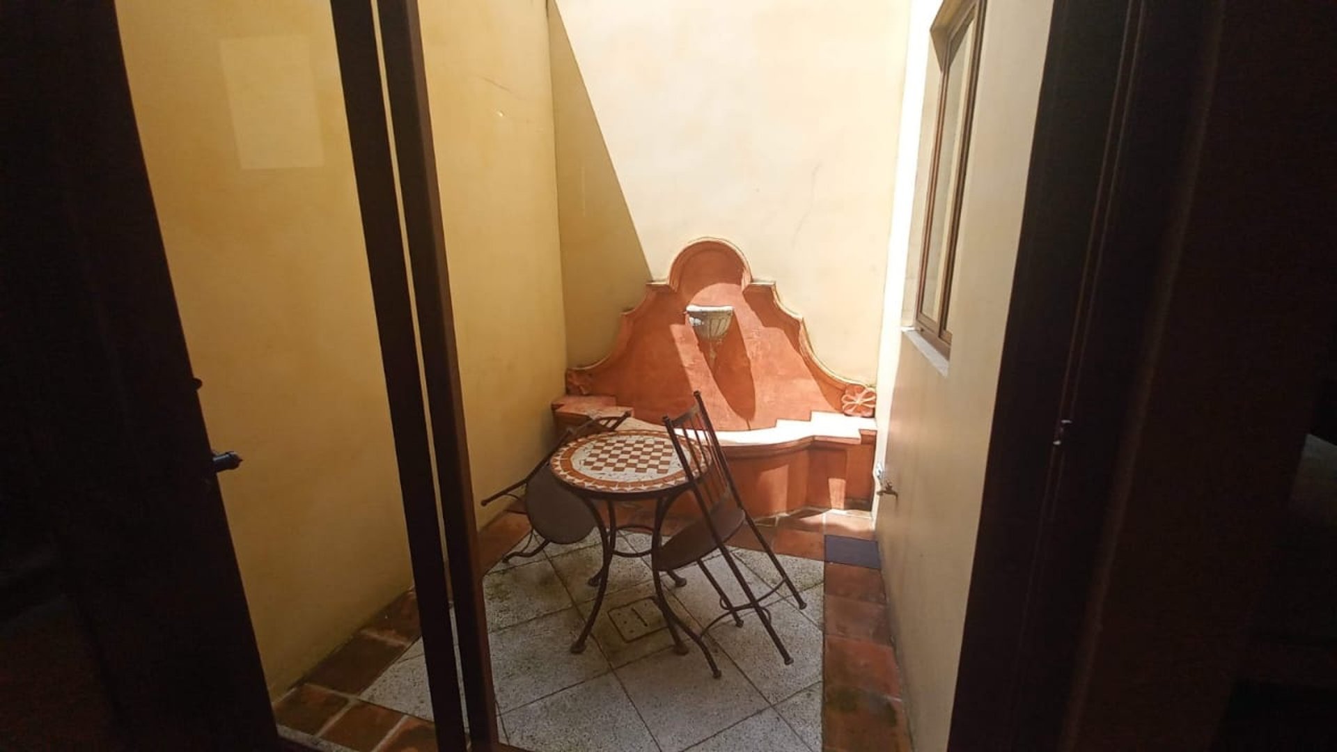 SUITE EN RENTA EN CONDOMINIO EN EL CASCO DE ANTIGUA GUATEMALA - Miniatura 10