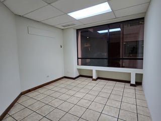 Oficina en Renta en Edificio Corporativo Zona 14 - 5