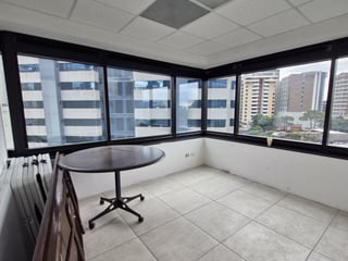 OFICINA en renta en Edificio Corporativo de zona 10 - 4