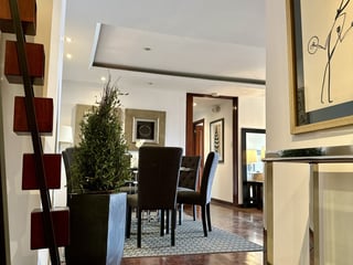 en Venta apartamento Amueblado y Equipado en la zona 10 - Image 1