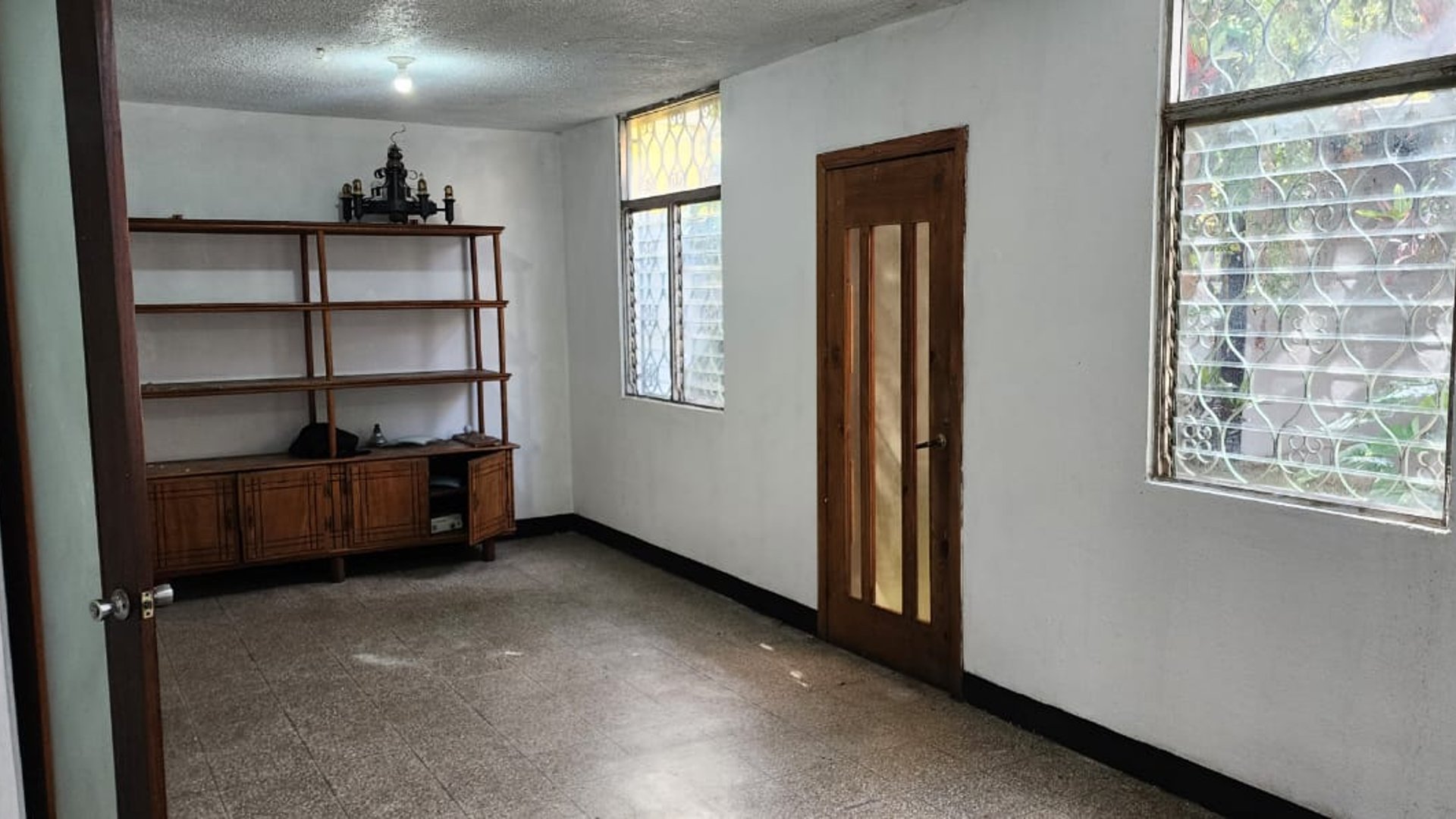 Venta de casa sobre Boulevard Principal Colonia Lourdes, zona 16 - Miniatura 12