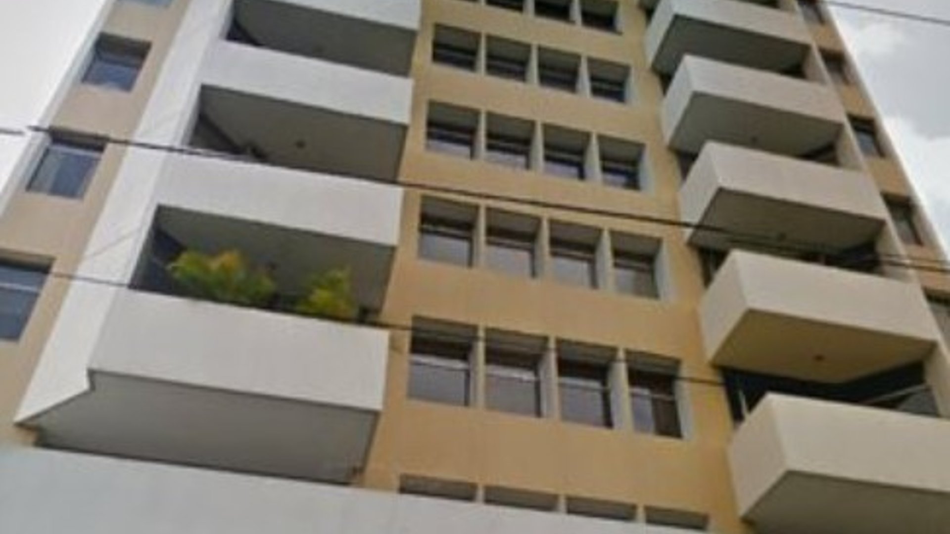 Vendo 2 locales para inversión Primer nivel | Edificio Avenida, Z 10