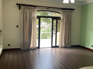 Casa en venta, exclusivo condominio zona 16. - 5