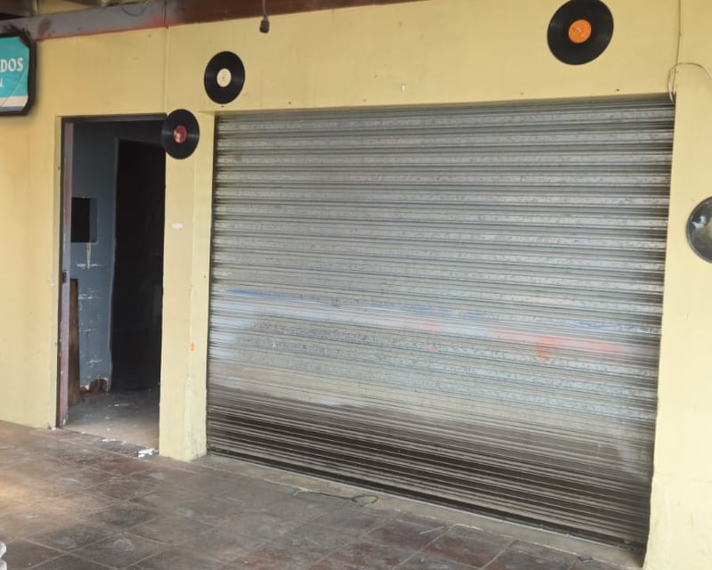 ALQUILER DE CÉNTRICO LOCAL COMERCIAL - LA FLORESTA, ZONA 7