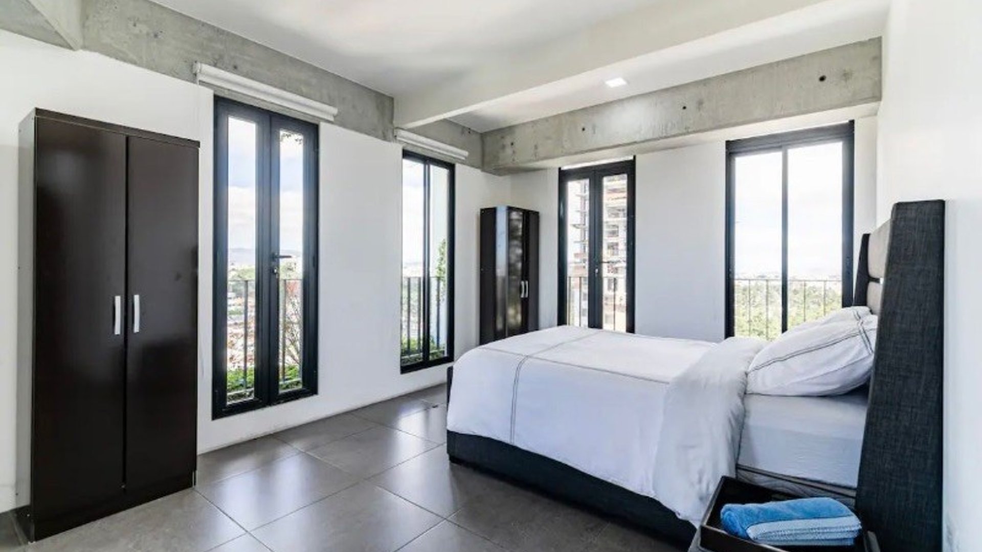 Apartamento en Venta en Zona 10, Ciudad de Guatemala - Miniatura 5