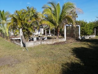 En venta  terreno y casa vacacional en Taxisco - Image 8