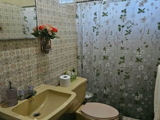 CASA CON TERRENO AMPLIO EN VENTA LAS CHARCAS ZONA 11 - 4