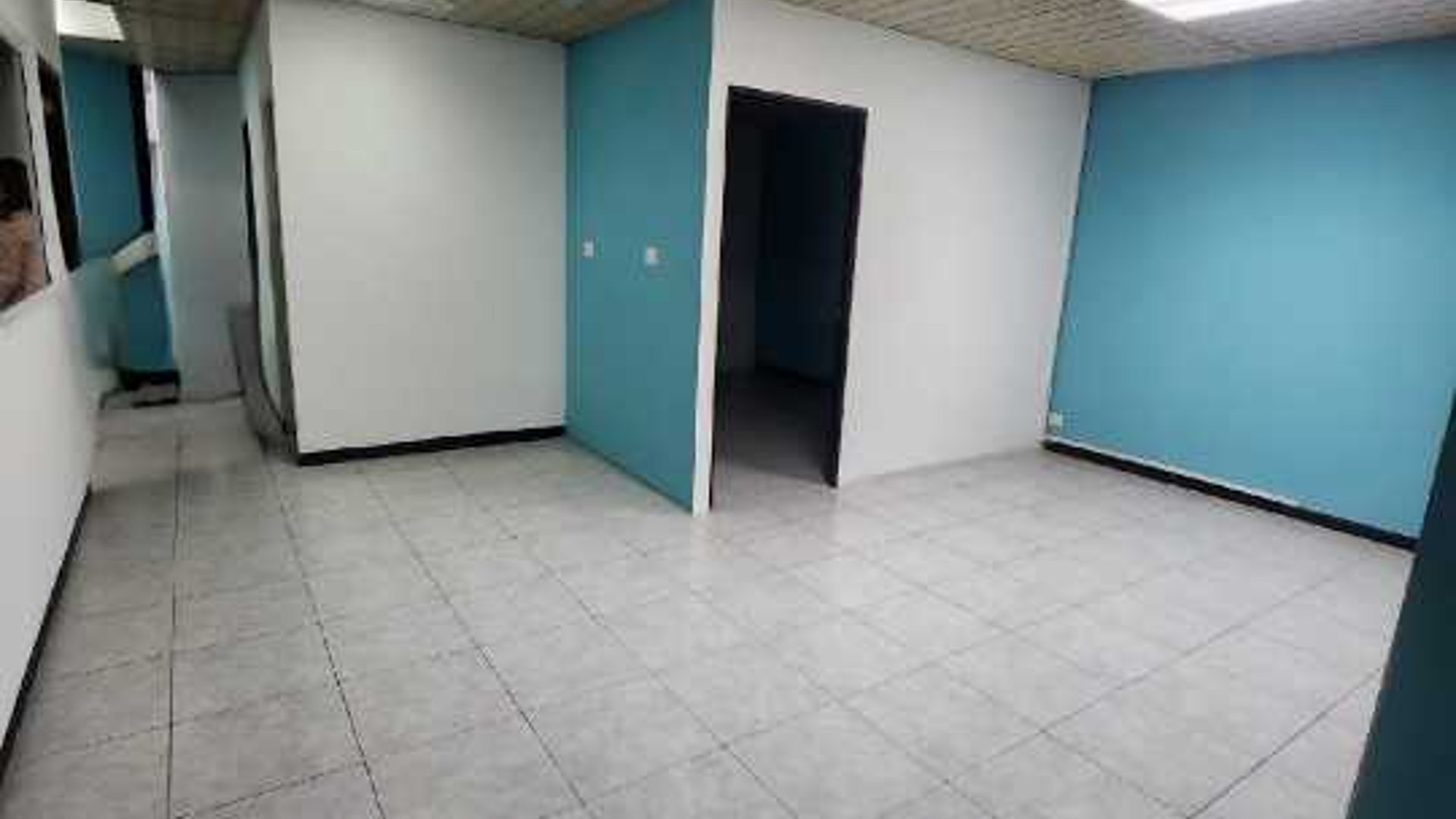 Alquilo Oficina en Edificio Murano Center, zona 10