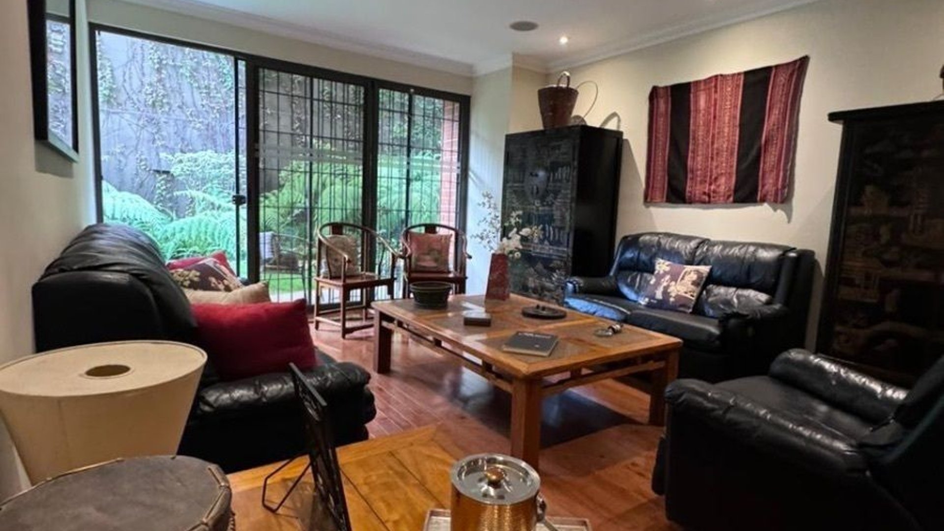 Apartamento con jardín en VENTA para inversión  z.14