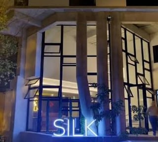 📍 APARTAMENTO AMUEBLADO EN RENTA – 2 HAB | BOUTIQUE SILK | ZONA 4
