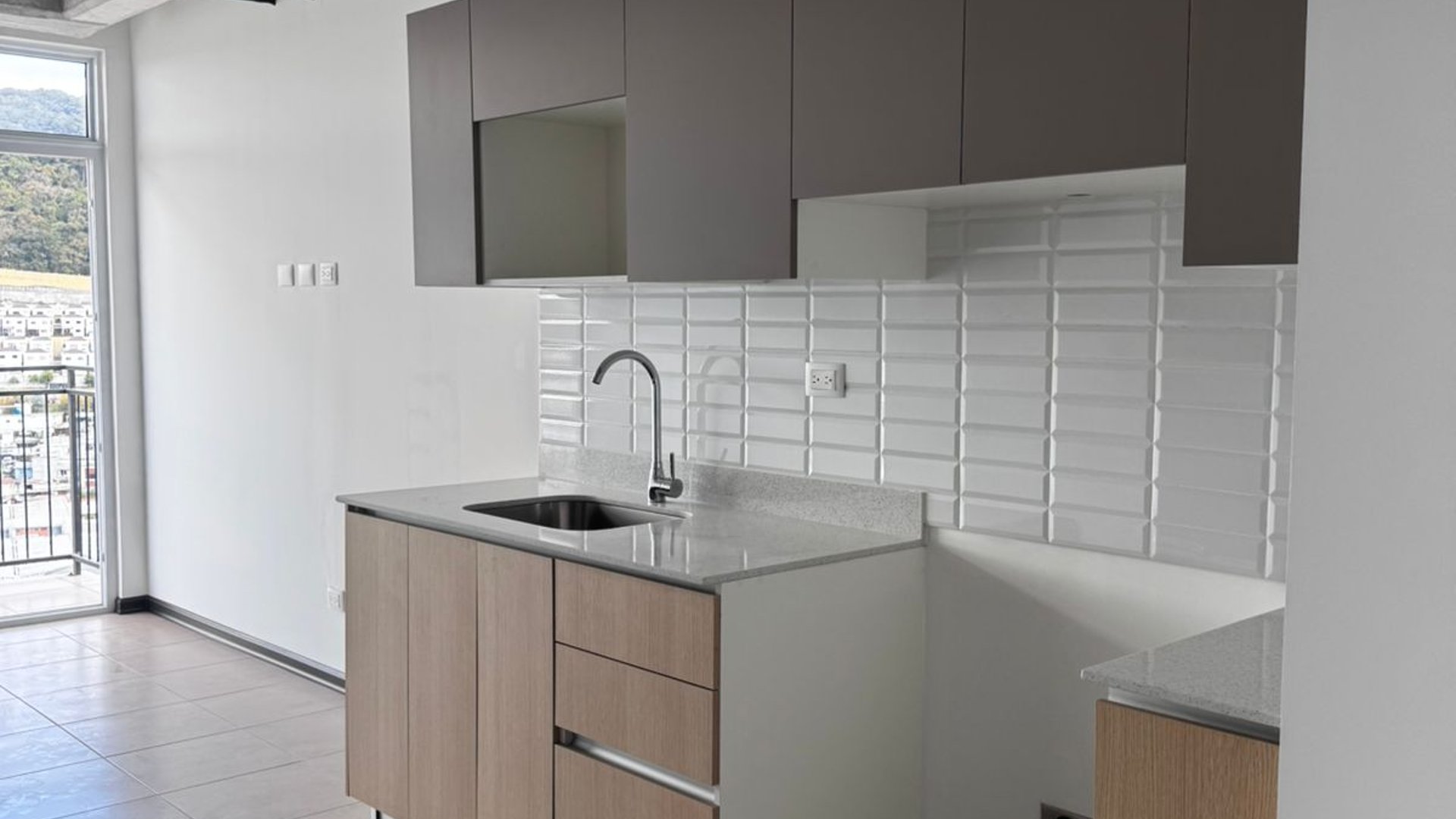 VENDO EN TORRE NIKAO BOULEVARD EL NARANJO