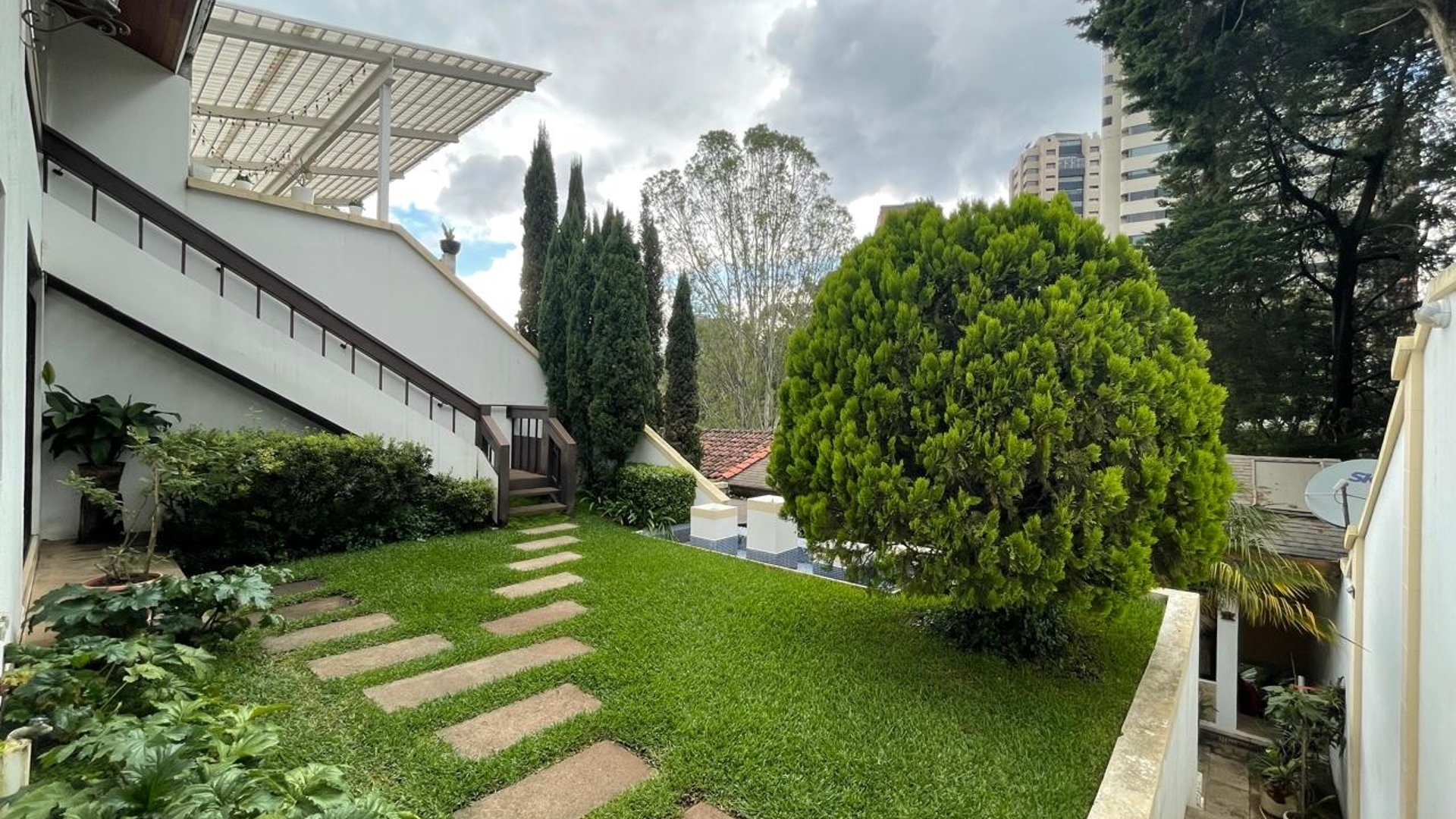 Casa de 3 habitaciones + pérgola en venta, La Cañada zona 14