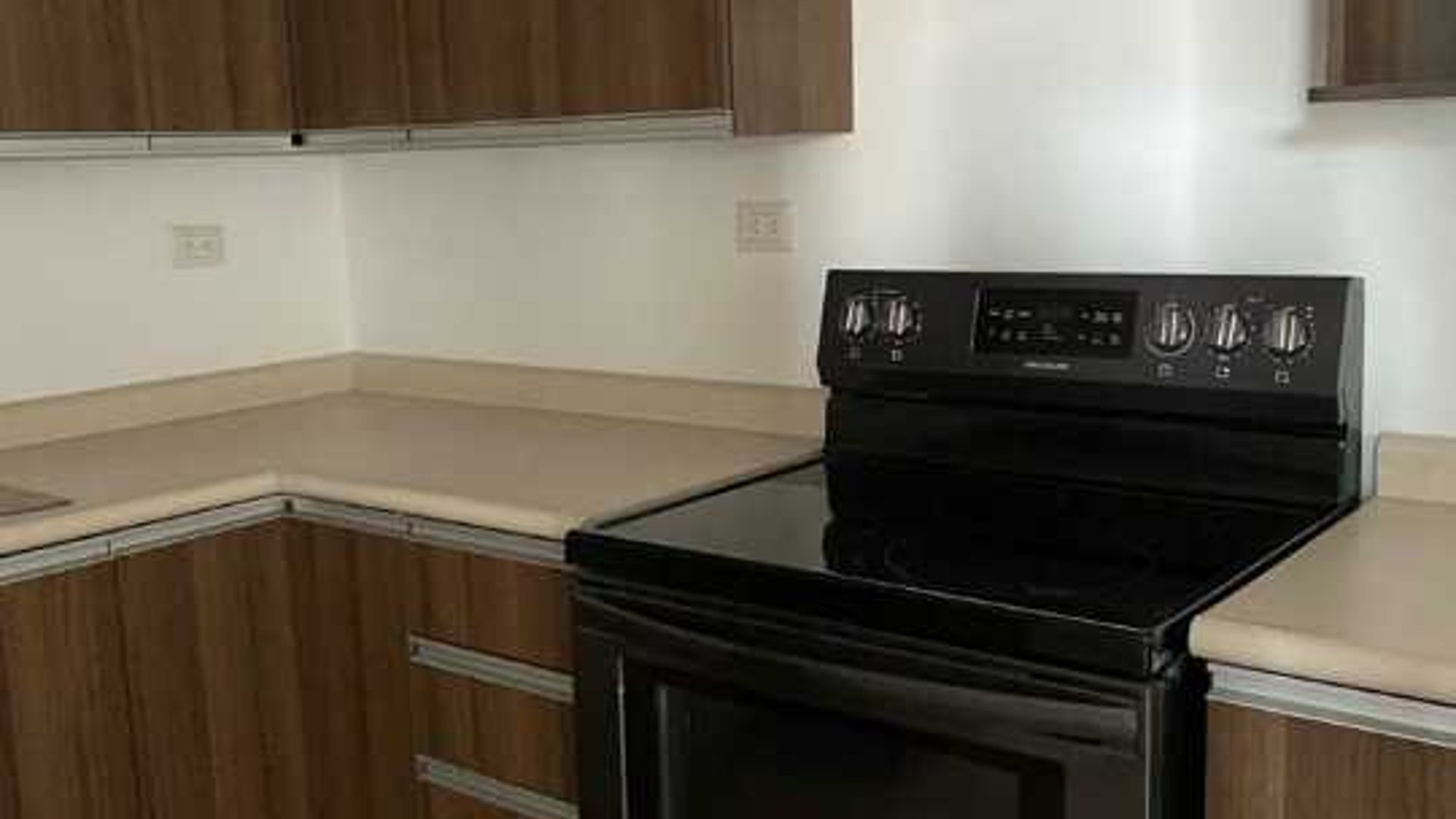 Vendo apartamento  Zona 14, Edificio Garcés de la Villa - Miniatura 2