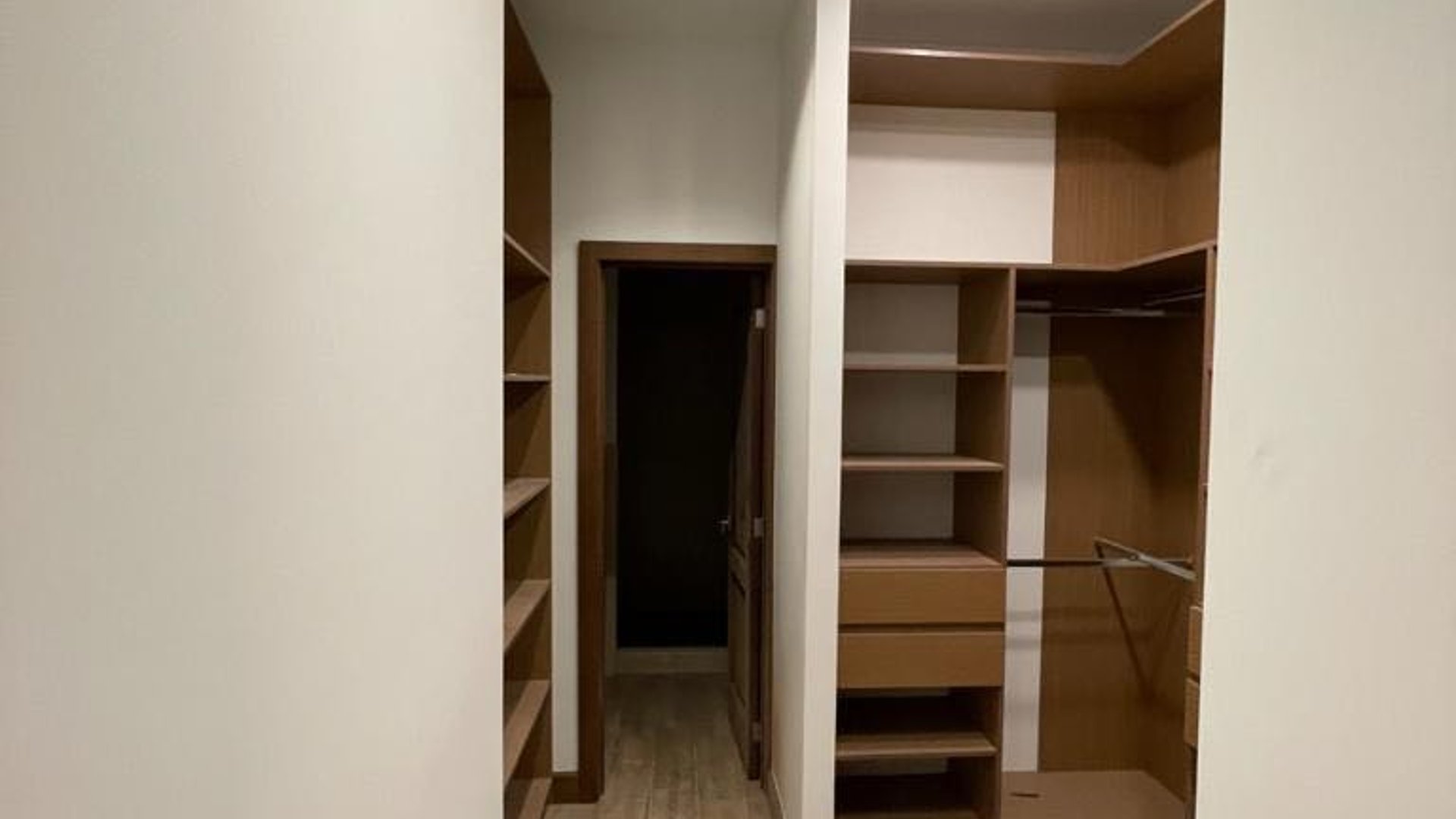 Apartamento en Venta Edificio Salvattore Zona 10 - Miniatura 7