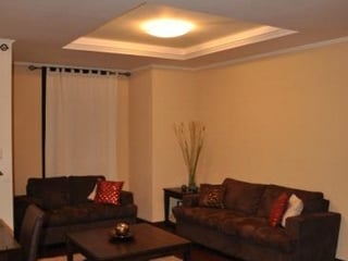 Apartamento amueblado de 2 habitaciones con balcón en zona 10 Ref-5384 - 2