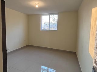 Venta de casa con habitacion de servicio - San Cristobal Ref-5968 - 3