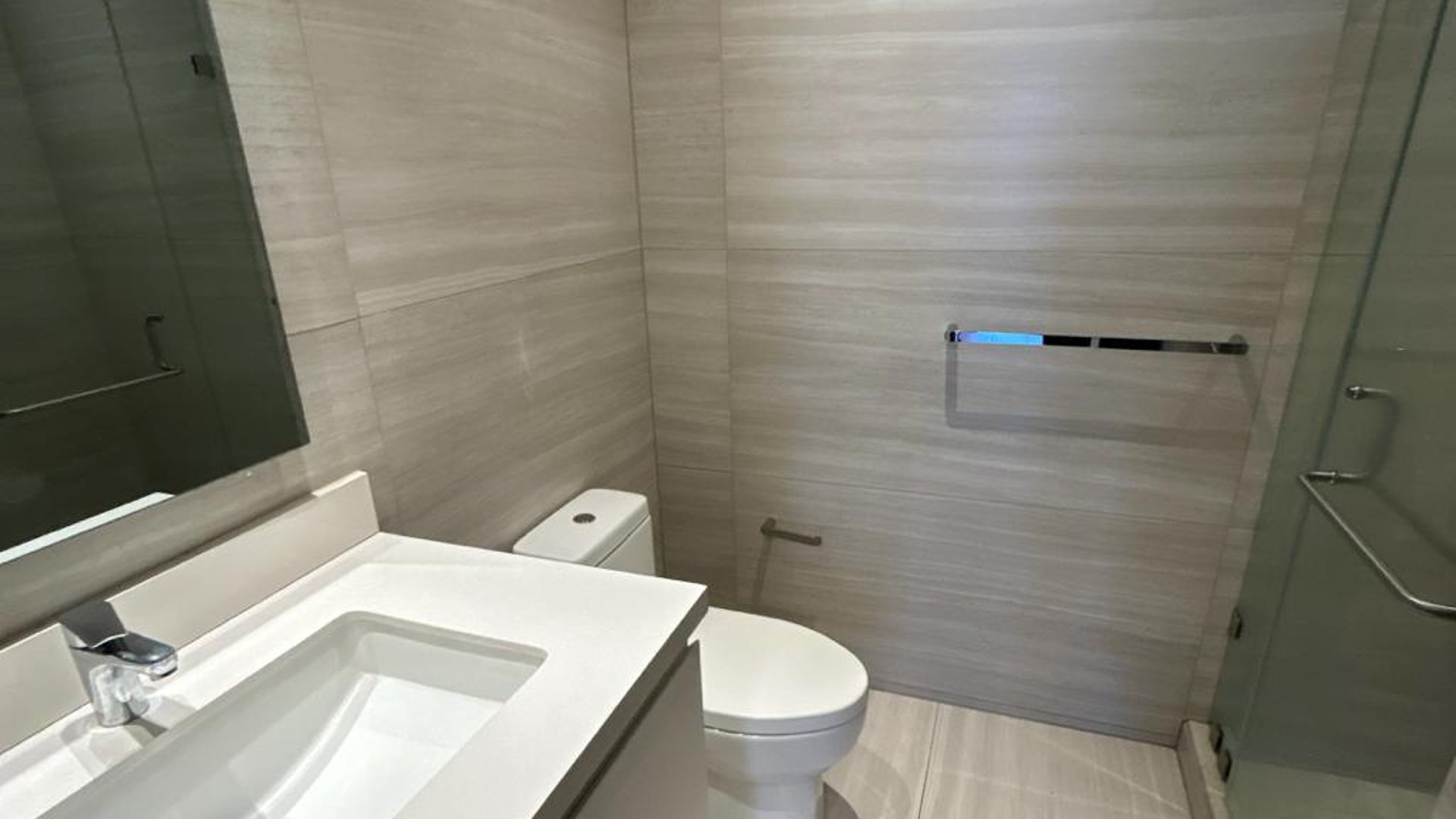 Apartamento en renta Con Linea Blanca en zona 14 - Miniatura 10