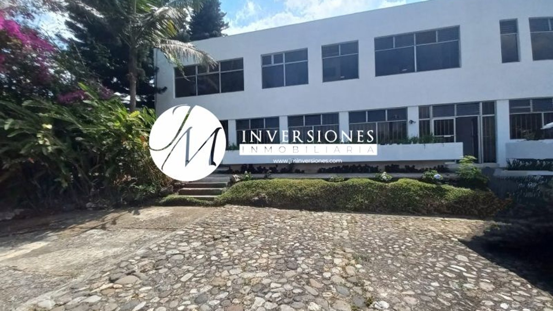 Edificio Corporativo en Renta - Carr. a El Salvador, Guatemala