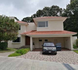 Vendo linda casa en Condominio Portal del Bosque, fraijanes