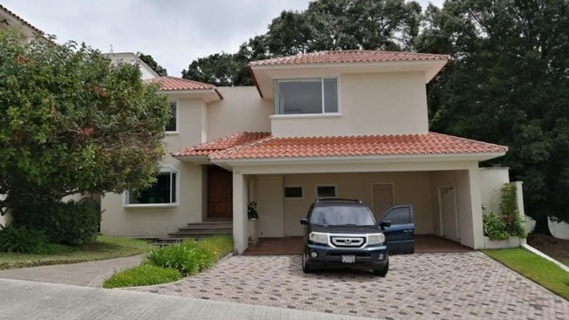 Vendo linda casa en Condominio Portal del Bosque, fraijanes