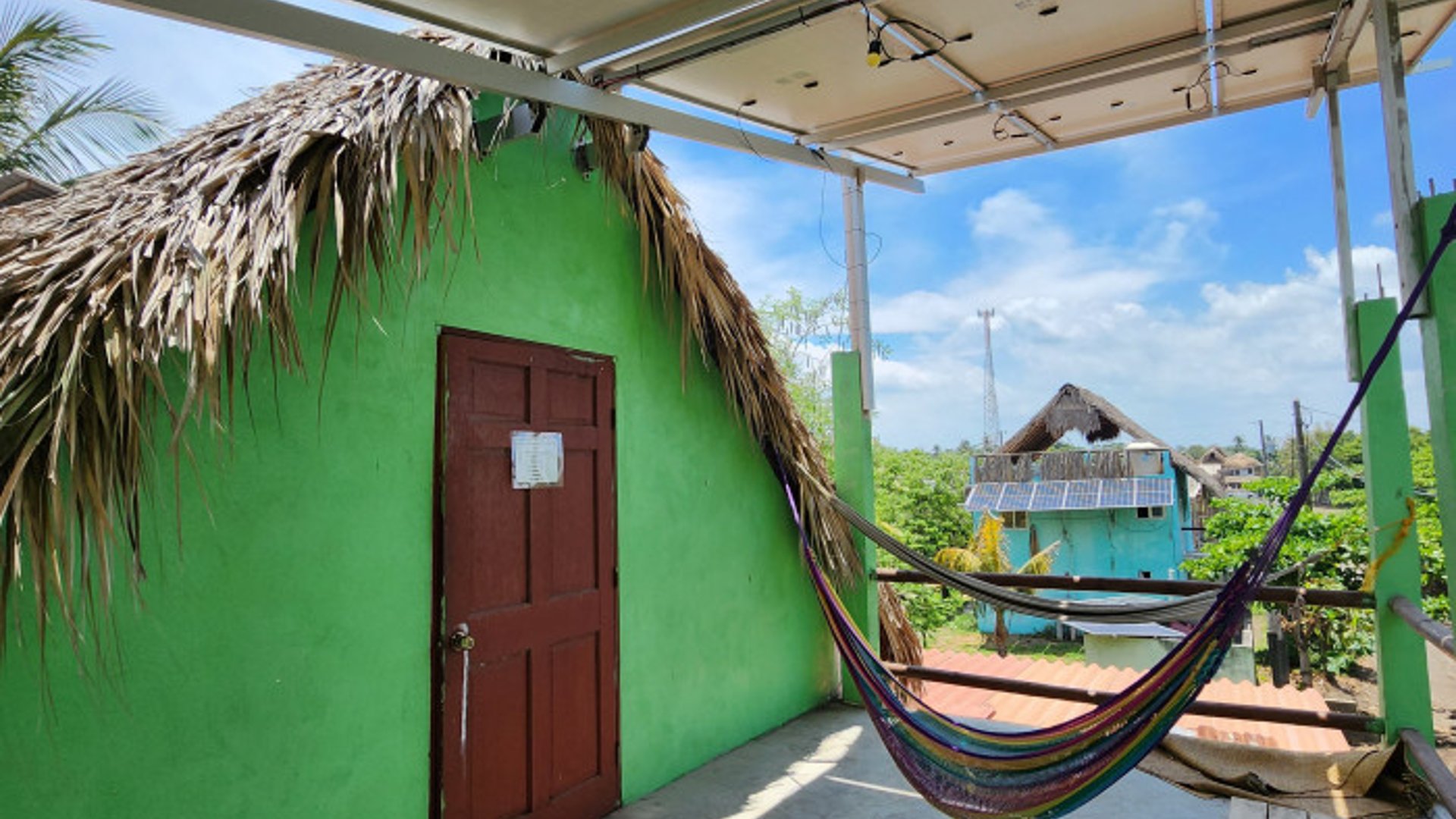 En Venta Hotel en El Paredón Sipacate - Miniatura 9