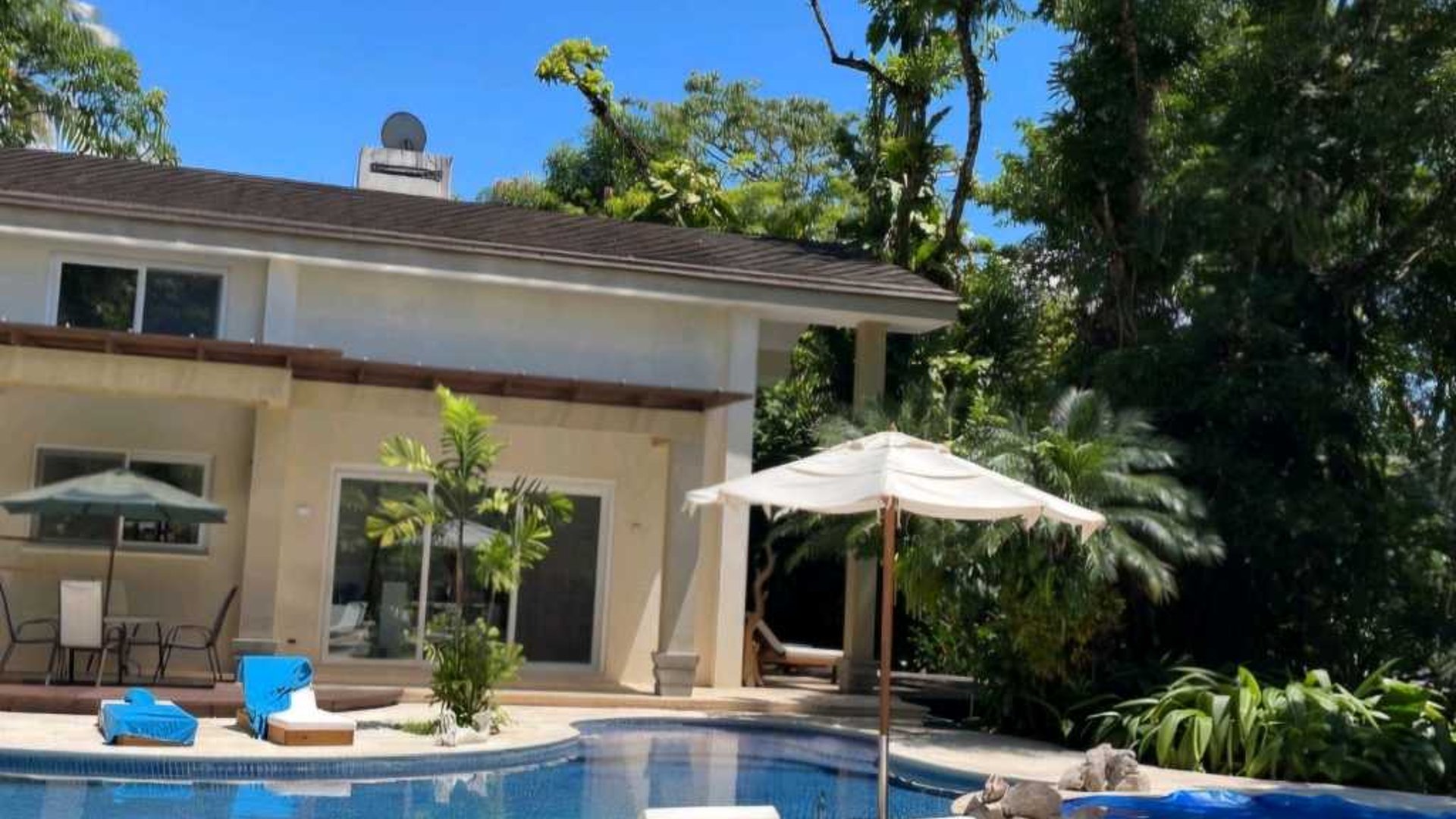 CASA + BUNGALOWS + RANCHO EN VENTA – RÍO DULCE, IZABAL