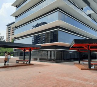 Oficina en Venta – Design Center, Zona 10 | 114 m² + 2 Parqueos - Miniatura 2