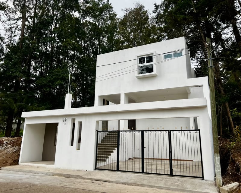 Casa grande en renta en Arrazola Panorama Carretera a El Salvador km 16