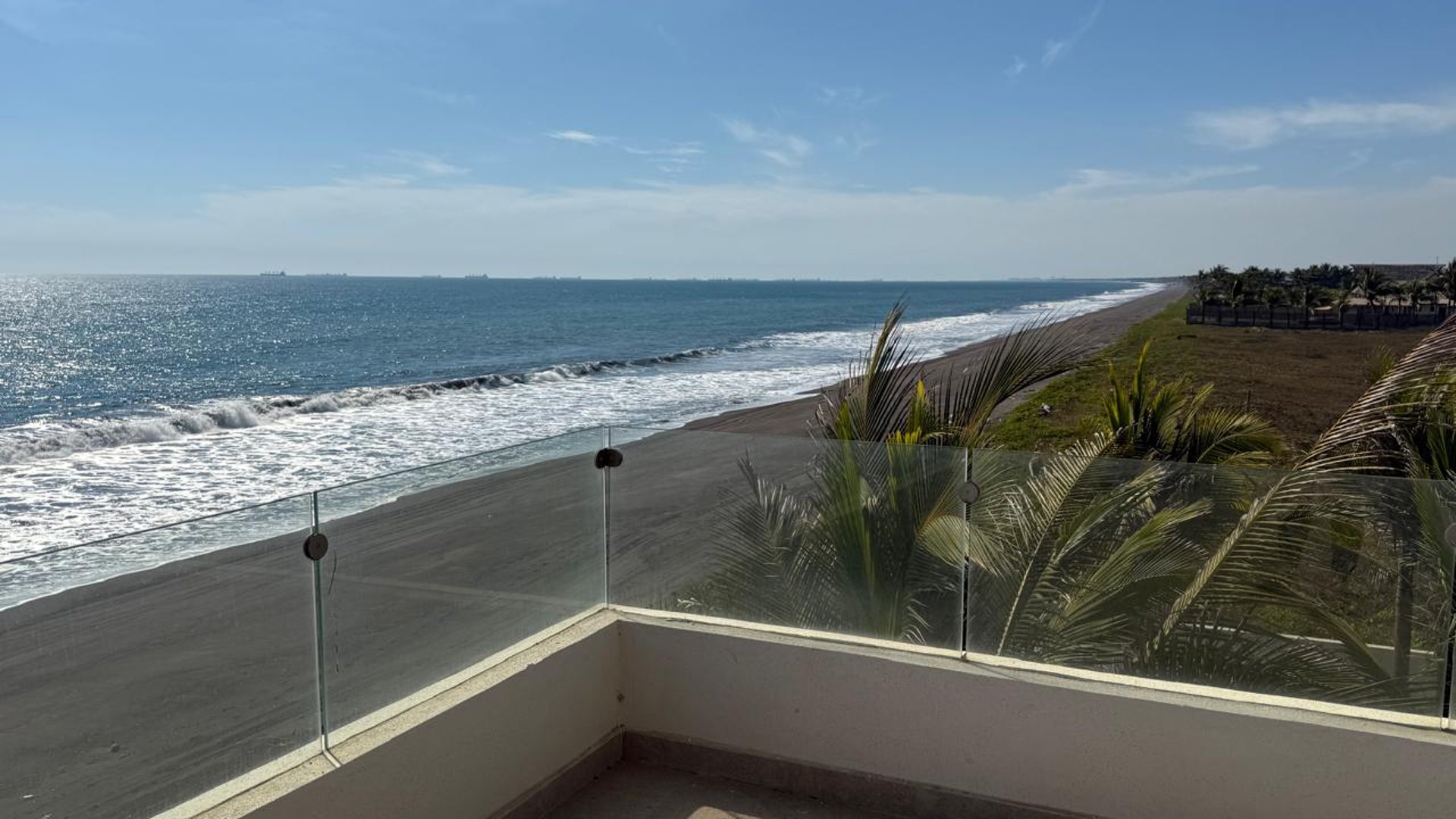 Apartamentos Frente al Mar con  Título de Propiedad en Venta - Miniatura 11