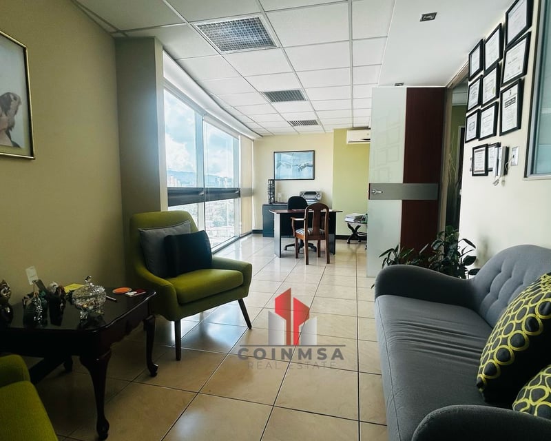Oficina en Venta zona 10 / Torino I