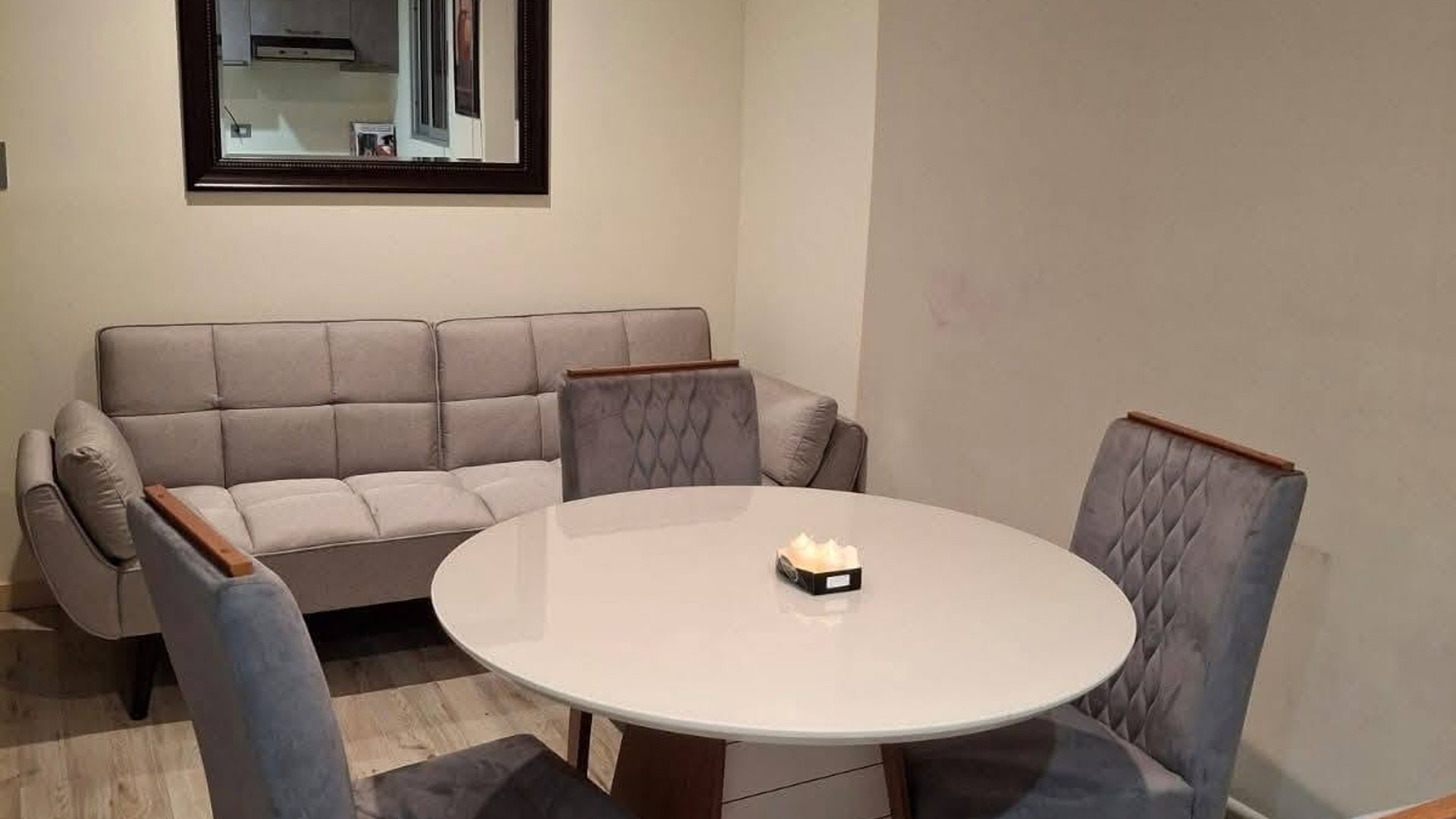 APARTAMENTO AMUEBLADO EN RENTA – ZONA 4    Excelente ubicación en Zona 4 - Miniatura 2