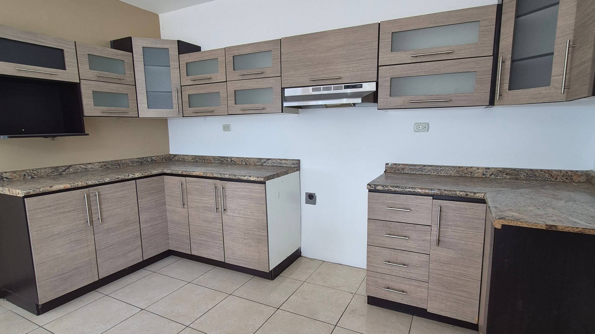 Apartamento en Renta en Kanajuyu Zona 16 - Miniatura 6