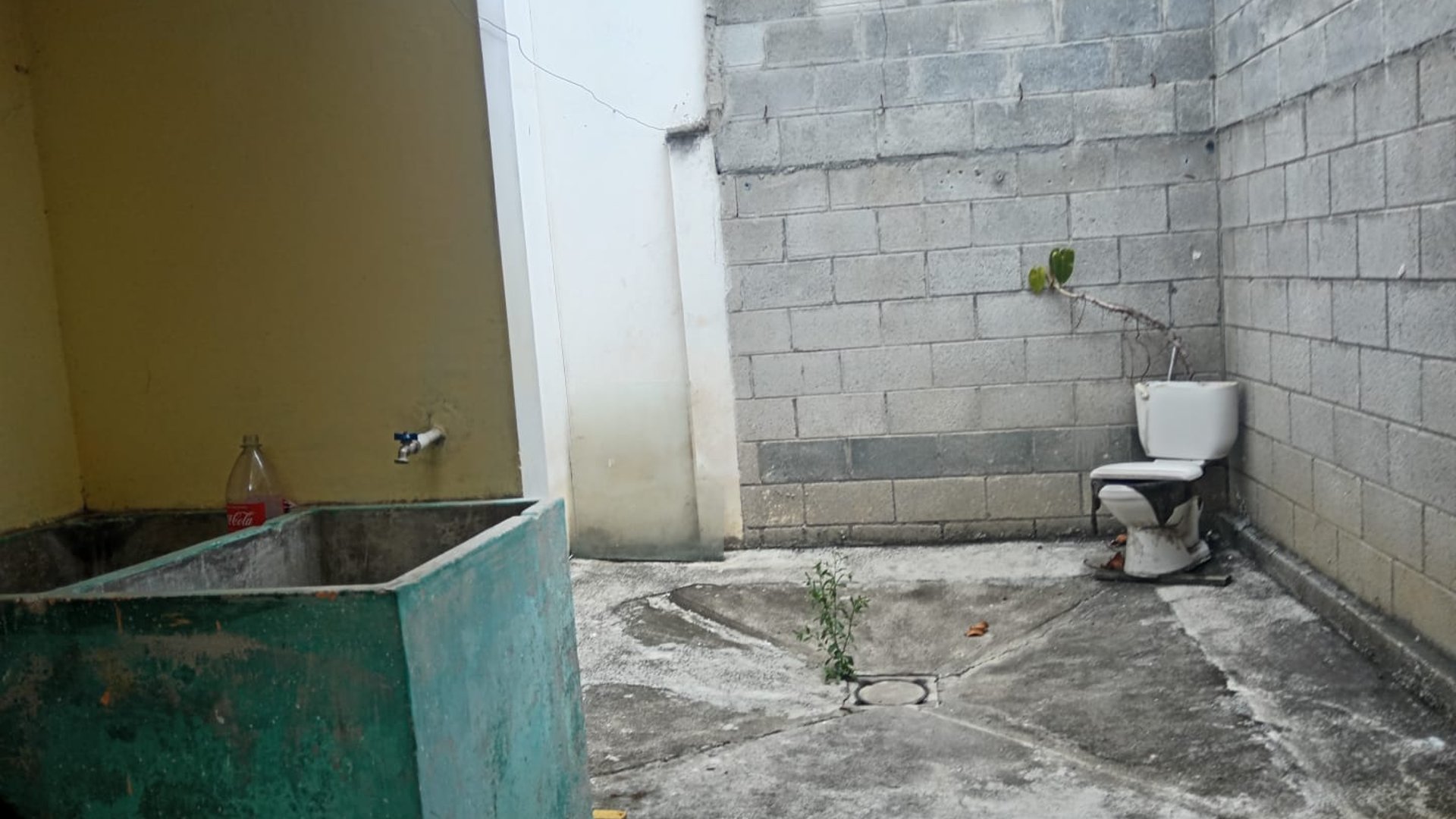 CASA DE 2 NIVELES EN SAN MIGUEL ESCOBAR