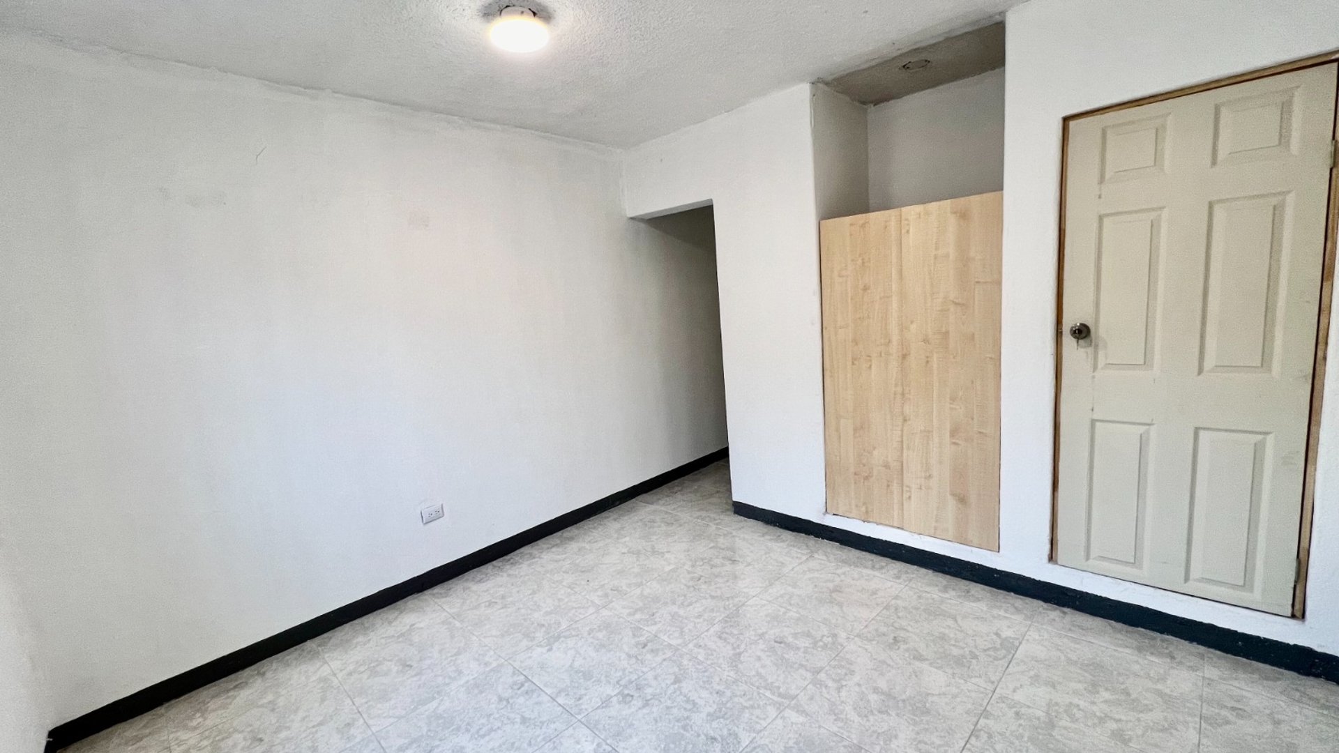RENTA DE OFICINAS/CLINICAS EN ZONA 1 | NIVEL COMPLETO EN PLANTA 2 - Miniatura 11