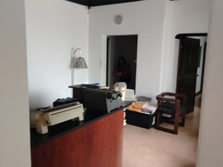 Casa rediseñada para oficinas actualmente bufete de abogados. - 3