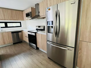 Alquilo  Lindo Apartamento Edificio dentro de Oakland Z. 10 - Image 8