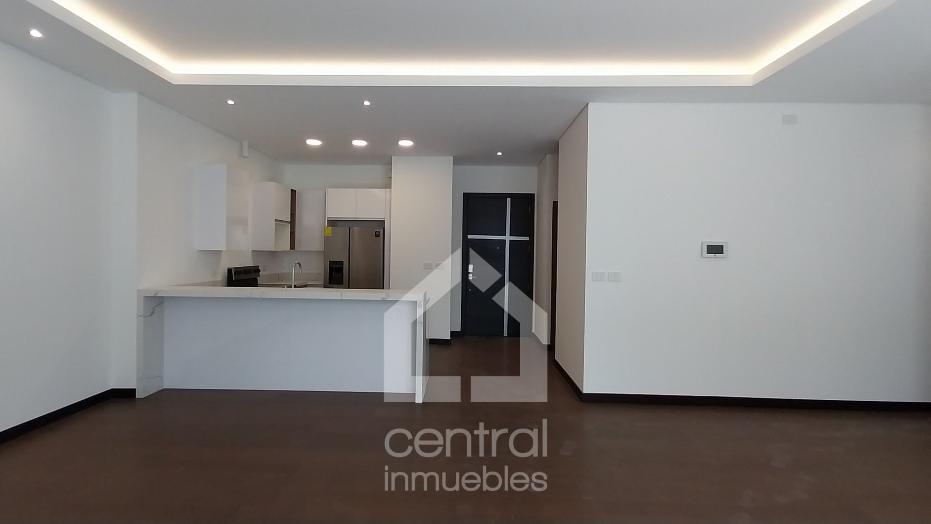 Lujoso Apartamento en Renta con jardín privado en Nogales Cayalá - Miniatura 4