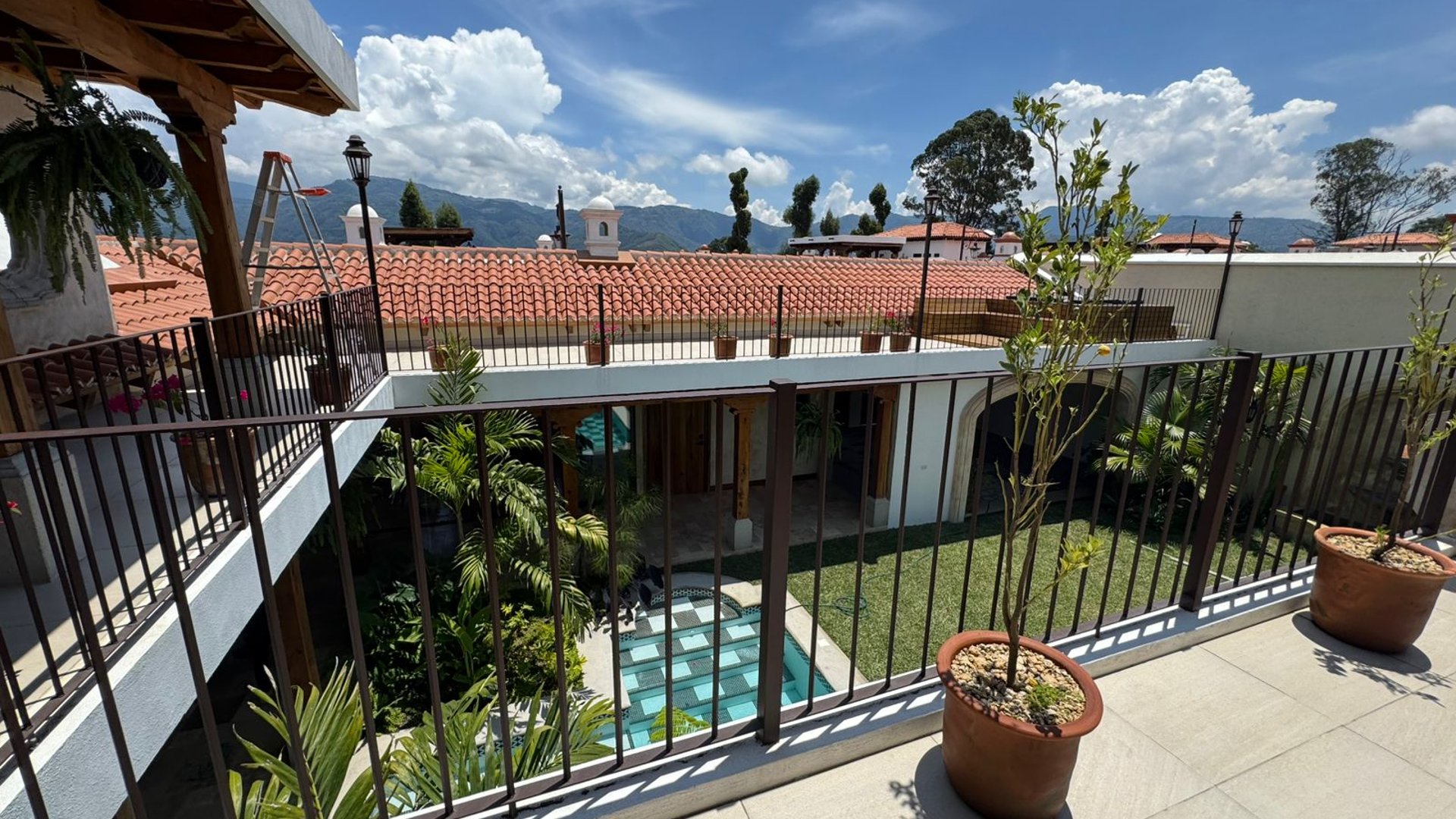 CASA EN VENTA | LOS FRANCISCANOS | ANTIGUA GUATEMALA - Image 1