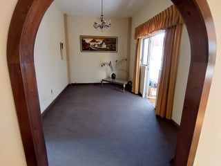  Alquilo  Casa en zona 10 para oficinas o vivienda - 2