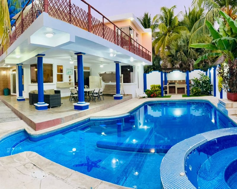 Hermosa Casa con piscina en Chulamar | Km.4.5 Puerto de San Jose