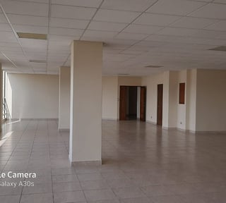 Alquilo amplia oficina en Edificio Condesa II, Zona 13