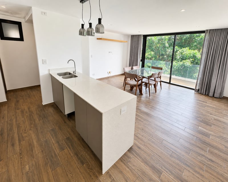 Apartamento en renta de 3 habitaciones en Parque 15, zona 15 Ref-6080