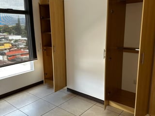 APARTAMENTO EN EDIFICIO PORTICO ZONA 7 - 4