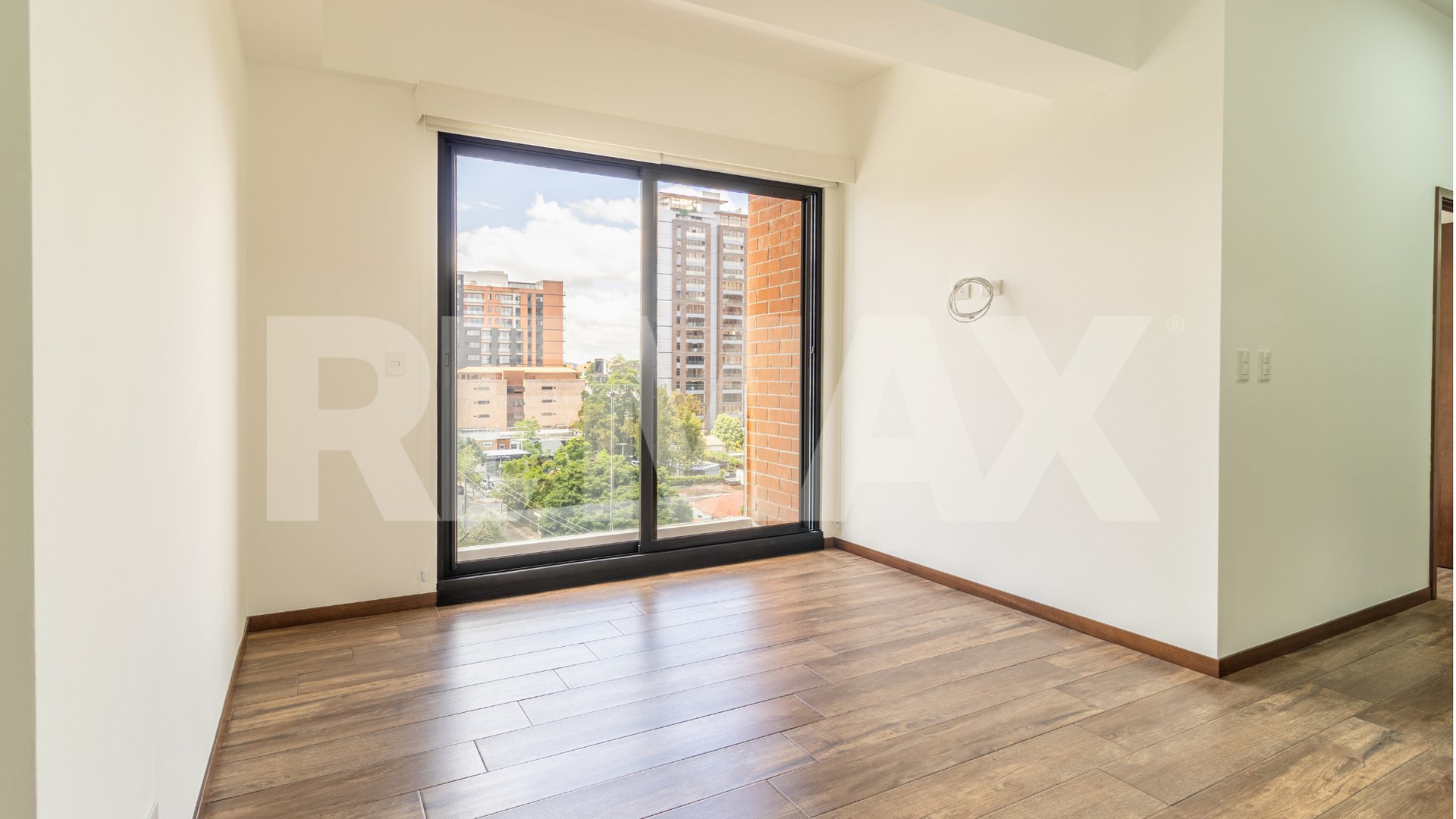 Moretti, Apartamento en Renta en Zona 10 - Miniatura 3
