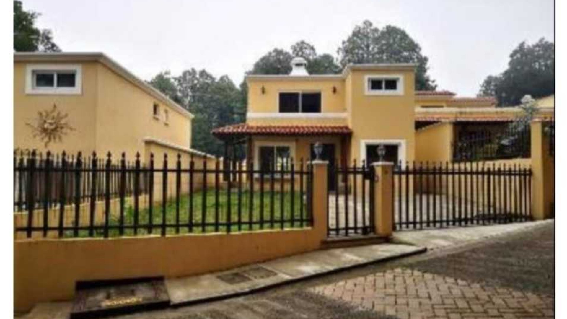 Venta de casa 2 niveles Residencial La Hacienda San Lucas Sac. - Miniatura 2